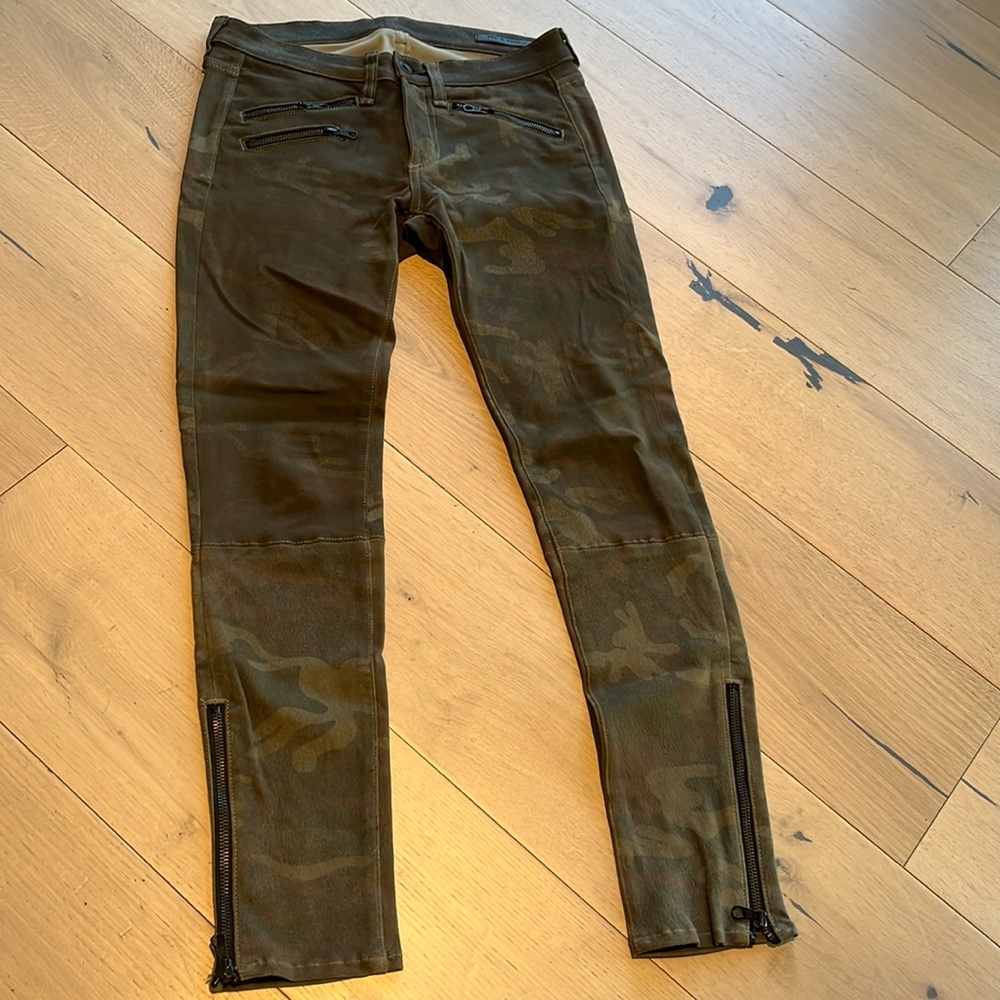 rag&bone 100% suedes leather camo jean. Size 27. Stretch and zipper @ankle b